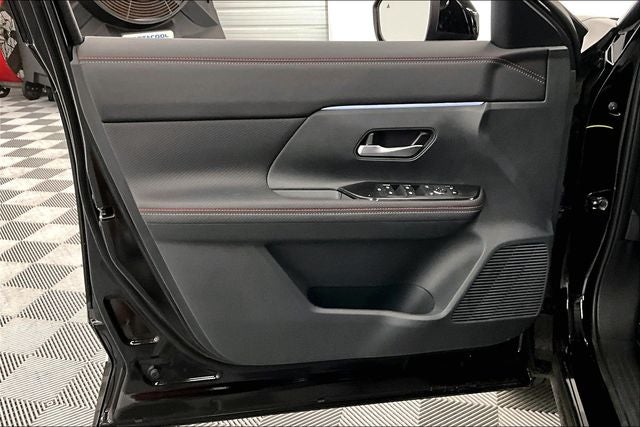 2026 Nissan Kicks SR AWD - Premium and Cold Weather Packages