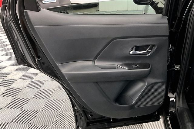 2026 Nissan Kicks SR AWD - Premium and Cold Weather Packages