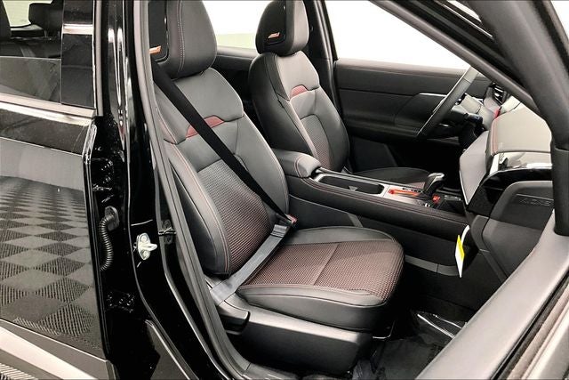 2026 Nissan Kicks SR AWD - Premium and Cold Weather Packages