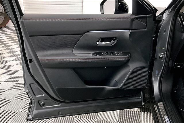 2026 Nissan Kicks SR AWD - Premium, Cold Weather, Electronics, Illumina