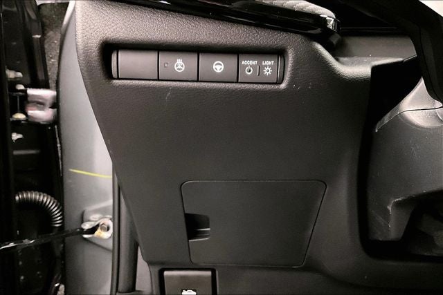 2026 Nissan Kicks SR AWD - Premium, Cold Weather, Electronics, Illumina