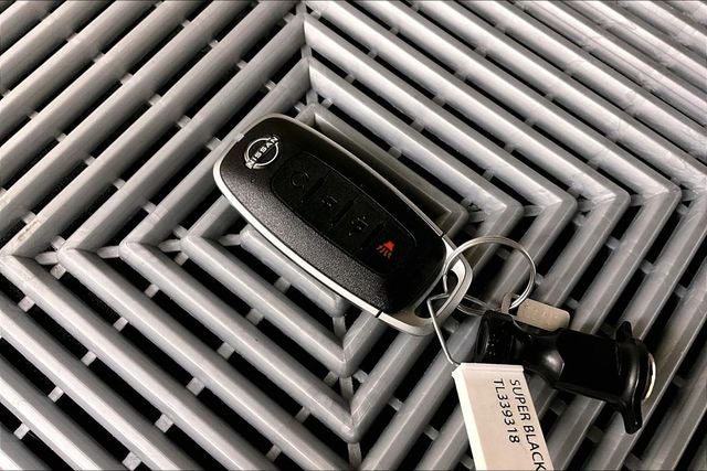 2026 Nissan Kicks SR AWD - Premium and Cold Weather Packages