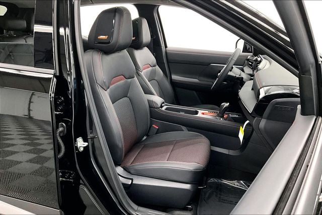 2026 Nissan Kicks SR AWD - Premium and Cold Weather Packages