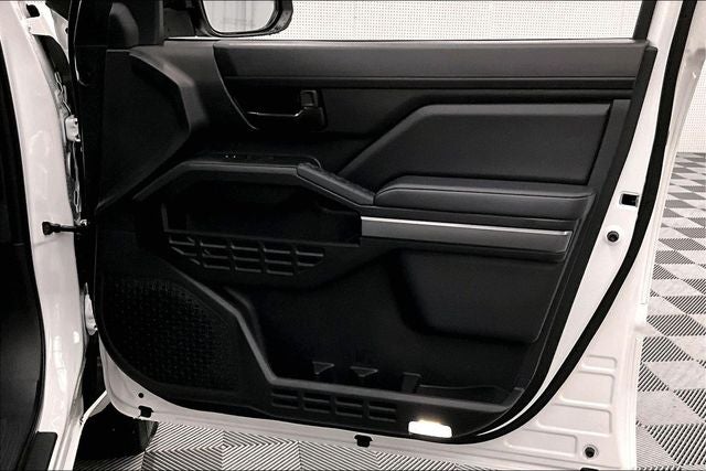 2025 Toyota Tacoma SR5 4x4 - Adaptive Cruise - Blind Spot Detection