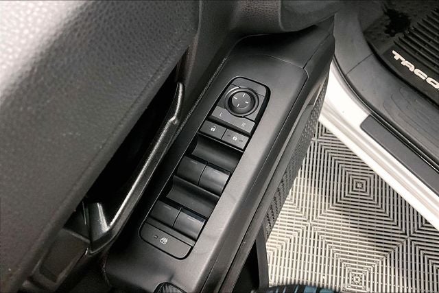 2025 Toyota Tacoma SR5 4x4 - Adaptive Cruise - Blind Spot Detection