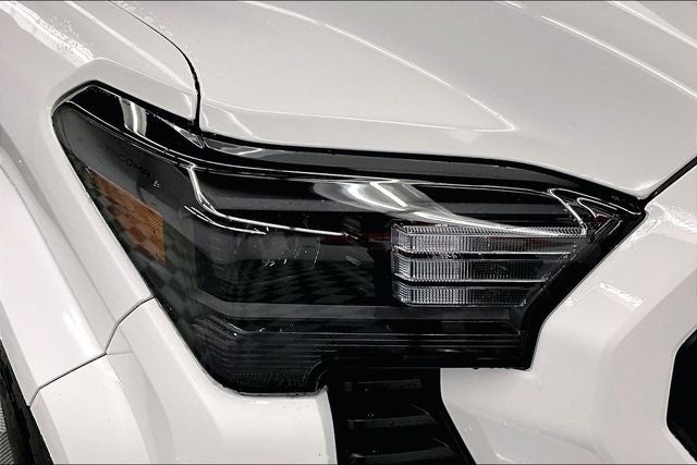 2025 Toyota Tacoma SR5 4x4 - Adaptive Cruise - Blind Spot Detection