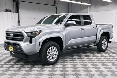 2025 Toyota Tacoma SR5 4x4 - Adaptive Cruise - Blind Spot Detection