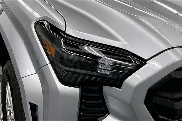 2025 Toyota Tacoma SR5 4x4 - Adaptive Cruise - Blind Spot Detection