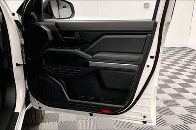 2025 Toyota Tacoma SR5 4x4 - Adaptive Cruise - Blind Spot Detection