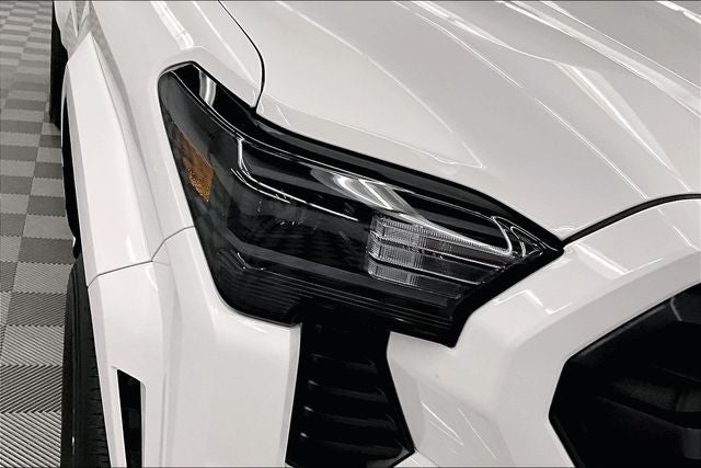 2025 Toyota Tacoma SR5 4x4 - Adaptive Cruise - Blind Spot Detection