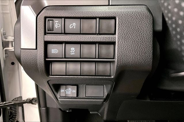 2025 Toyota Tacoma SR5 4x4 - Adaptive Cruise - Blind Spot Detection