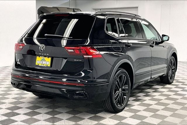 2022 Volkswagen Tiguan 2.0T SE R-Line Black AWD-Pano Roof-Adaptive Cruise-Htd Seats
