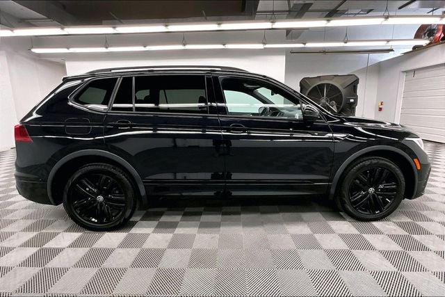 2022 Volkswagen Tiguan 2.0T SE R-Line Black AWD-Pano Roof-Adaptive Cruise-Htd Seats