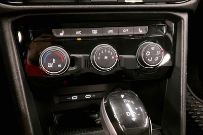 2023 Volkswagen Taos 1.5T SE Pano Roof - Adaptive Cruise - Htd Seats