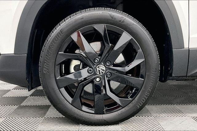 2023 Volkswagen Taos 1.5T SE Pano Roof - Adaptive Cruise - Htd Seats