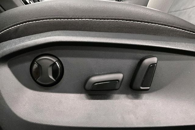 2023 Volkswagen Taos 1.5T SE Pano Roof - Adaptive Cruise - Htd Seats