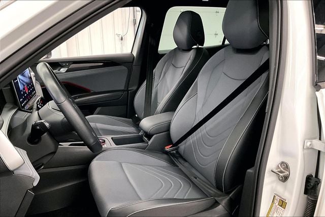 2025 Volkswagen Tiguan 2.0T SE R-Line Black AWD-Pano Roof-Adaptive Cruise-Htd Seats