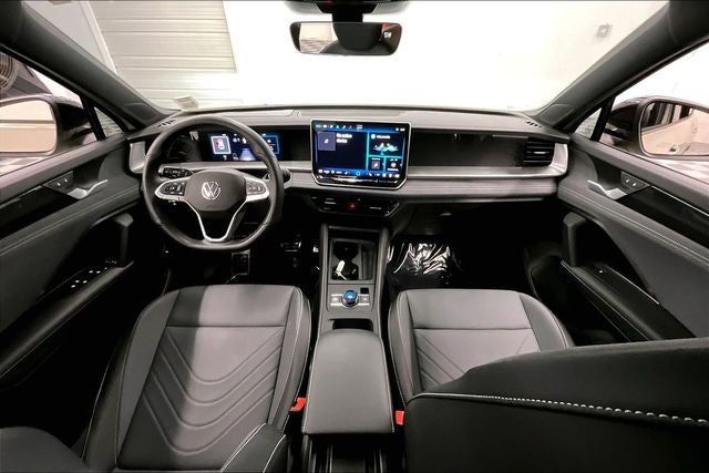 2025 Volkswagen Tiguan 2.0T SE R-Line Black
