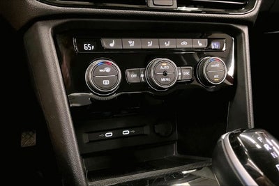 2024 Volkswagen Taos 1.5T SE AWD-Adaptive Cruise-Htd Seats-Blind Spot Monitor