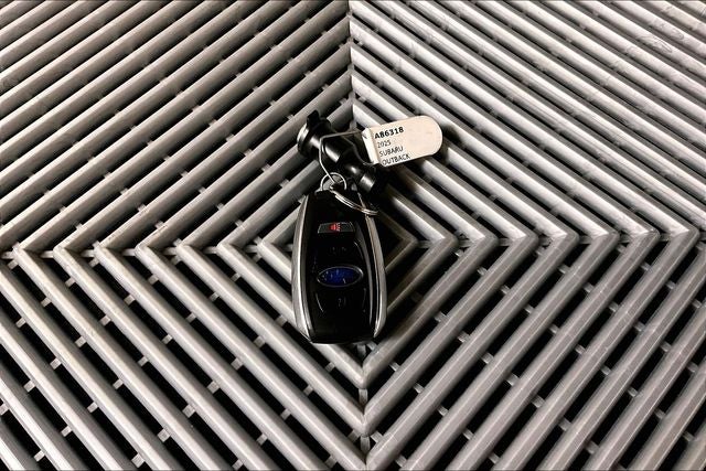 2025 Subaru Outback Touring XT AWD - Sunroof - Htd/Cooled Leather