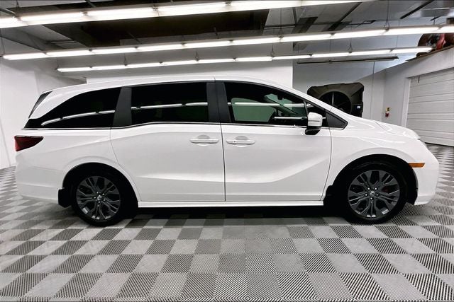 2025 Honda Odyssey Touring Sunroof-Adaptive Cruise-Htd Leather-DVD