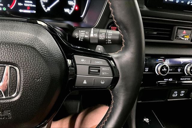 2023 Honda Pilot TrailSport AWD - Pano Roof - Adaptive Cruise - Htd Seats