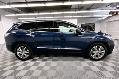 2023 Buick Enclave Essence Heated Seats-Sunroof