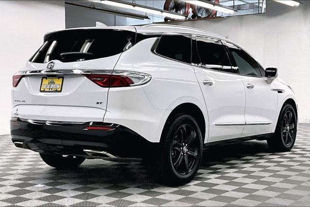 2024 Buick Enclave Essence Dual Moonroof - Adaptive Cruise - Htd Leather
