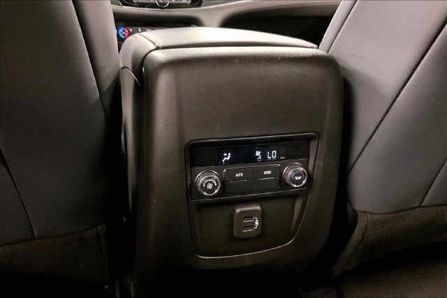 2024 Buick Enclave Essence Sport Touring