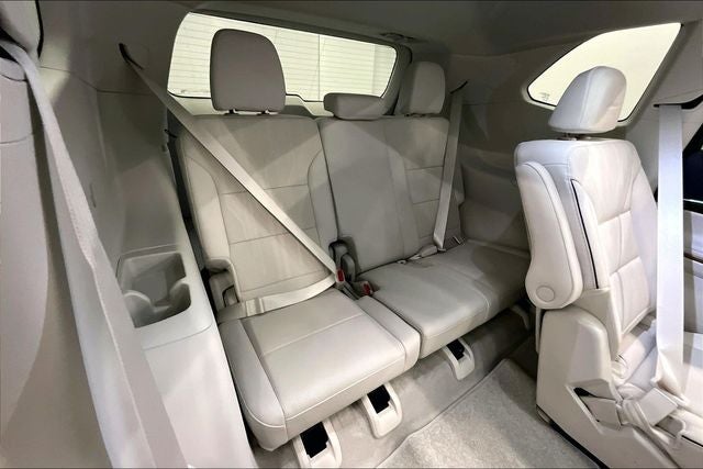 2025 Buick Enclave Avenir AWD - Pano Roof - Htd/Cooled Massaging Seats