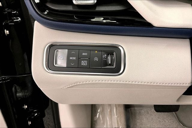 2025 Buick Enclave Avenir AWD - Pano Roof - Htd/Cooled Massaging Seats