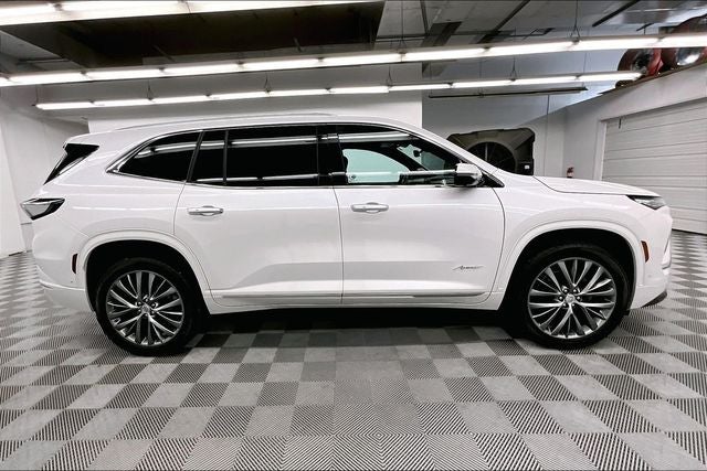 2025 Buick Enclave Avenir AWD-Super Cruise-Htd/Cooled Massaging Seats