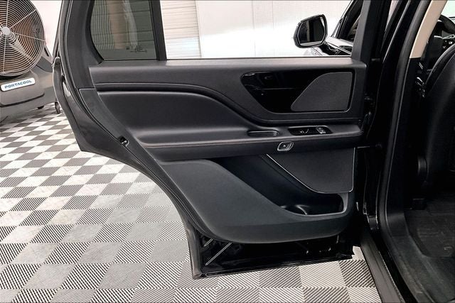 2023 Lincoln Aviator Standard AWD - Pano Roof - Htd Leather - 20'' Wheels