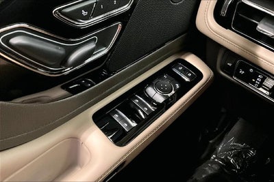 2022 Lincoln Aviator Reserve AWD-Pano Roof-Adaptive Cruise-Htd Leather