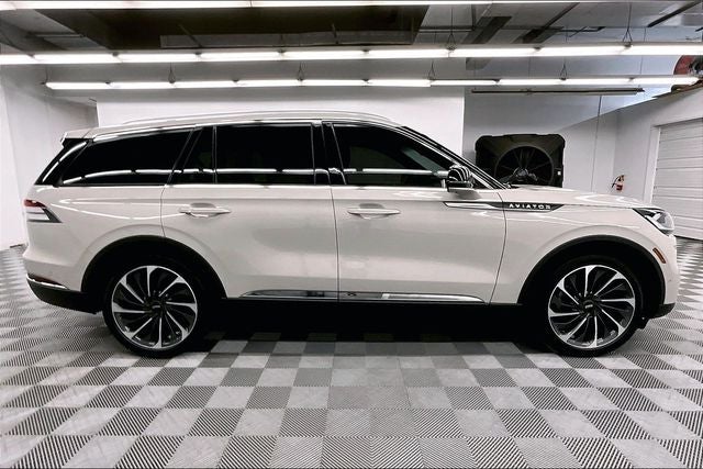 2023 Lincoln Aviator Reserve AWD - Pano Roof - Htd/Cooled Massaging Leather