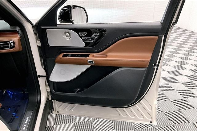 2023 Lincoln Aviator Reserve AWD - Pano Roof - Htd/Cooled Massaging Leather