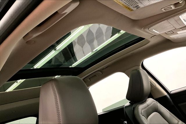 2023 Lincoln Corsair Reserve AWD - Pano Roof - Htd/Cooled Leather