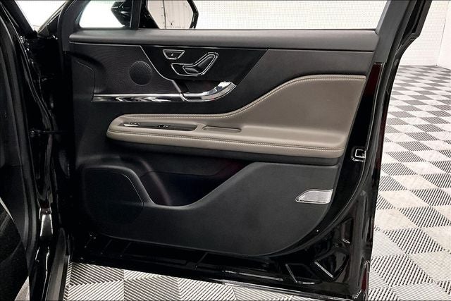 2023 Lincoln Corsair Reserve AWD - Pano Roof - Htd/Cooled Leather