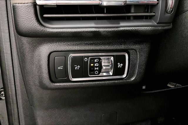 2023 Lincoln Corsair Reserve AWD - Pano Roof - Htd/Cooled Leather
