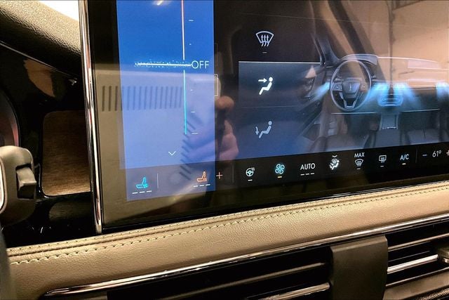 2023 Lincoln Corsair Reserve AWD - Pano Roof - Htd/Cooled Leather