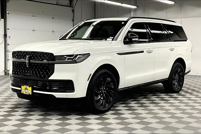 2025 Lincoln Navigator Reserve 4x4 - Jet Appearance Pkg - Pano Roof - 22'' Wheels