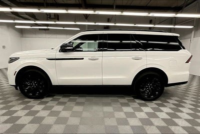 2025 Lincoln Navigator Reserve 4x4 - Jet Appearance Pkg - Pano Roof - 22'' Wheels