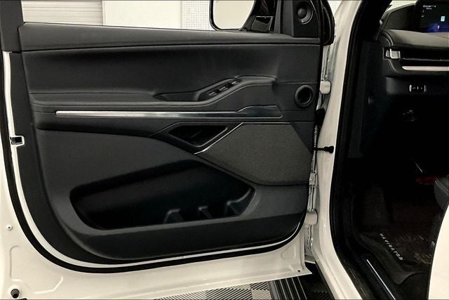 2025 Lincoln Navigator Reserve 4x4 - Jet Appearance Pkg - Pano Roof - 22'' Wheels