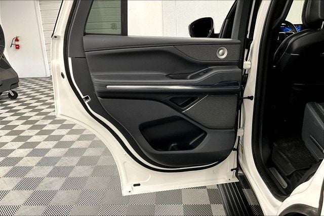 2025 Lincoln Navigator Reserve 4x4 - Jet Appearance Pkg - Pano Roof - 22'' Wheels