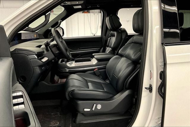 2025 Lincoln Navigator Reserve 4x4 - Jet Appearance Pkg - Pano Roof - 22'' Wheels