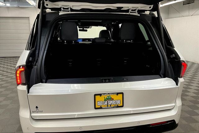 2025 Lincoln Navigator Reserve 4x4 - Jet Appearance Pkg - Pano Roof - 22'' Wheels