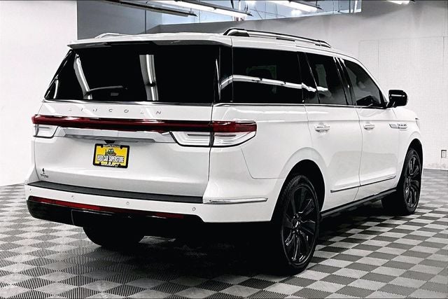 2024 Lincoln Navigator Reserve 4x4 - Pano Roof - Htd/Cooled Leather - 22'' Wheels