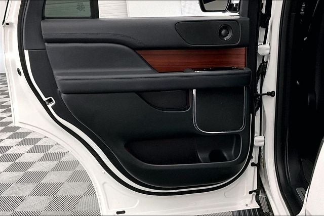 2024 Lincoln Navigator Reserve 4x4 - Pano Roof - Htd/Cooled Leather - 22'' Wheels