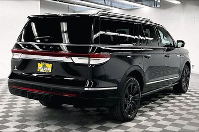 2023 Lincoln Navigator L Reserve