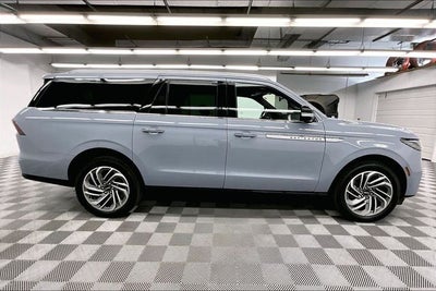 2025 Lincoln Navigator L Reserve 4x4-Pano Roof-Htd/Cooled Leather-22'' Wheels